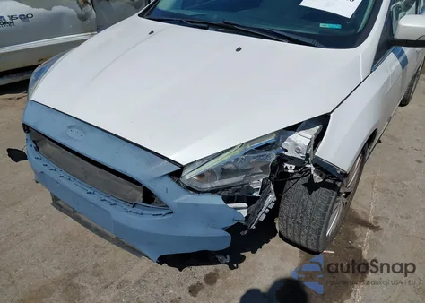 2018 Ford Focus Titanium z USA, uszkodzony, nr VIN 1FADP3N24JL279449